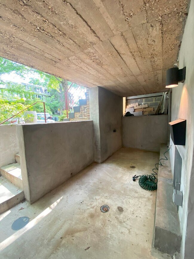 1353 Taylor St NW in Washington, DC - Building Photo - Building Photo