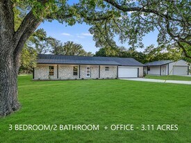 353 San Gabriel Oaks Dr in Liberty Hill, TX - Building Photo