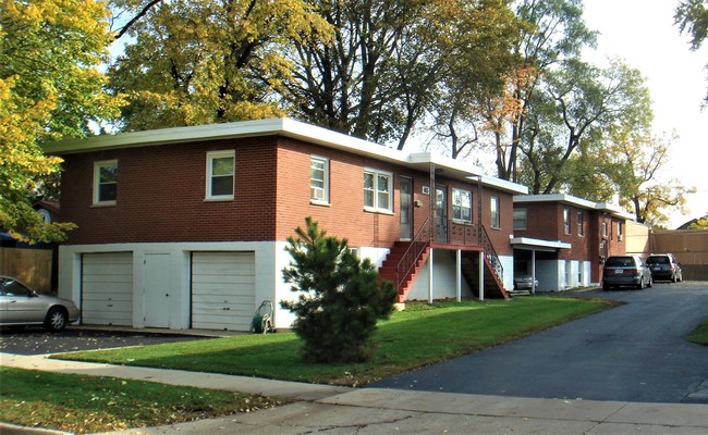 61 N Aldine Ave in Elgin, IL - Building Photo - Building Photo