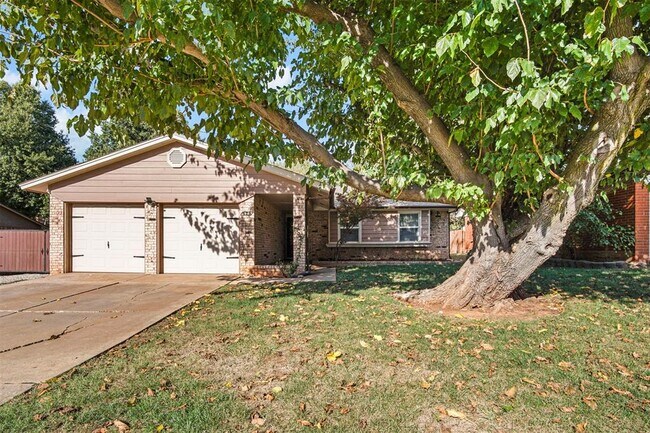 625 Hawthorne Pl in Edmond, OK - Building Photo - Building Photo