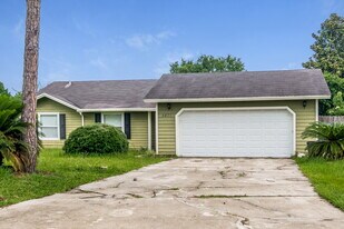 8471 Pikes Peak Dr N in Jacksonville, FL - Building Photo