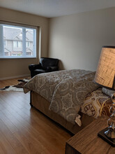 1600 Mickleborough Dr in London, ON - Building Photo - Building Photo