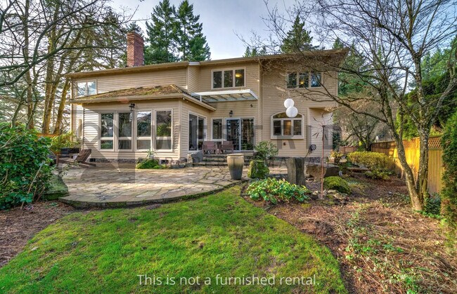 1692 Village Park Ln in Lake Oswego, OR - Building Photo - Building Photo