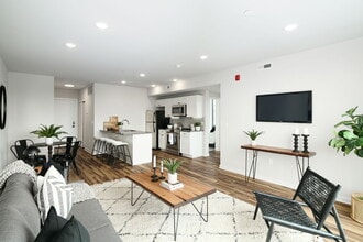 171 W. Berks St. in Philadelphia, PA - Foto de edificio - Building Photo