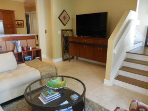 150 NE 6th Ave-Unit -J in Delray Beach, FL - Building Photo - Building Photo