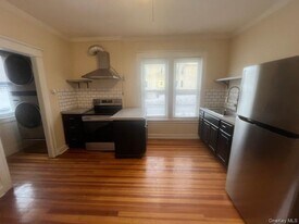 18 Innis Ave in Poughkeepsie, NY - Building Photo