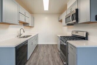 Fantastic gated 71 units building complex in Encino, CA - Building Photo - Interior Photo