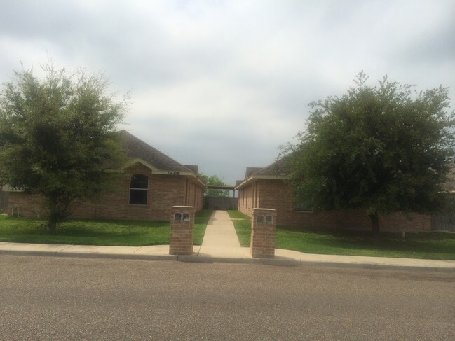 2408 Moonlight Ln, Unit 1 in Edinburg, TX - Building Photo - Building Photo