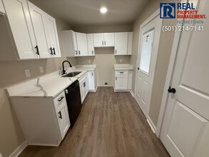 1812 Sanford Dr in Little Rock, AR - Building Photo - Building Photo