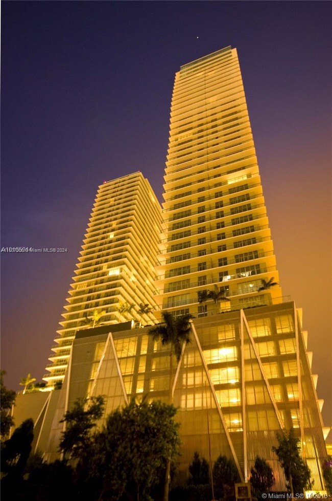 79 SW 12th St, Unit 1903 in Miami, FL - Foto de edificio - Building Photo