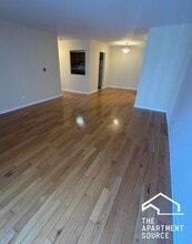 7449 Washington St, Unit 208 in Forest Park, IL - Building Photo - Building Photo