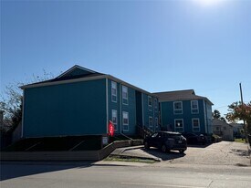 6723 Heards Ln in Galveston, TX - Building Photo