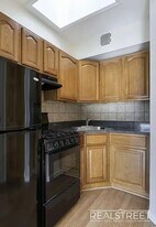 This spacious, sun-drenched one bedroom is available NOW! in Brooklyn, NY - Building Photo