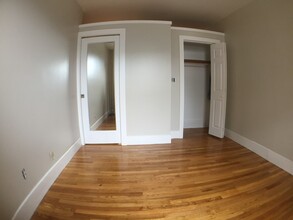 210 Hemenway St, Unit 1C in Boston, MA - Building Photo - Building Photo