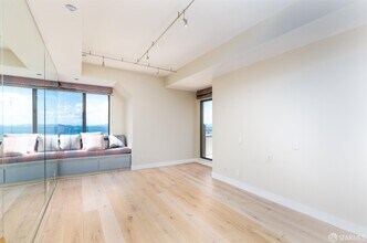 101 Lombard St in San Francisco, CA - Building Photo - Building Photo