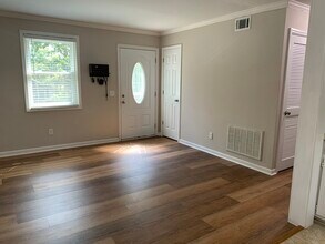 322 Westgate Dr in West Columbia, SC - Building Photo - Building Photo