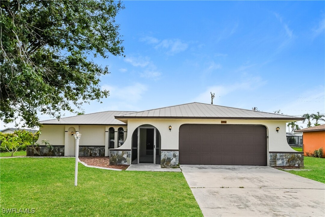 3411 SW 6th Pl in Cape Coral, FL - Building Photo