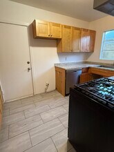 219 E Chestnut St, Unit A in Glendale, CA - Building Photo - Building Photo