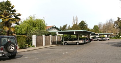 The Mayette Apartments in Santa Rosa, CA - Building Photo - Building Photo