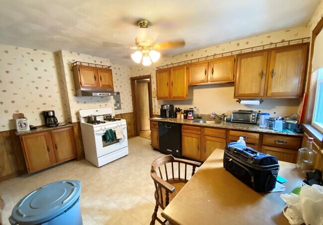 72 Roseclair St photo'