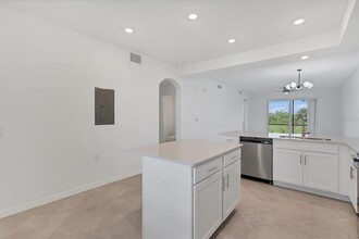 12180 Wellen Golf St, Unit 104 in Venice, FL - Building Photo - Building Photo