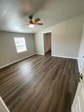 136 Marie Dr in Comfort, TX - Building Photo - Building Photo