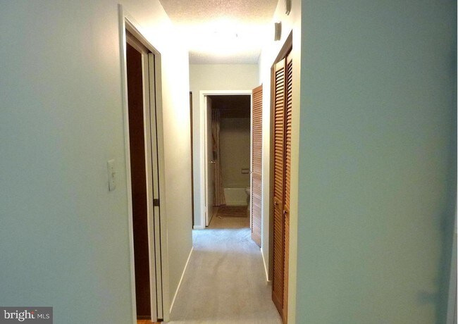 2311 Pimmit Dr-Unit -1218 in Falls Church, VA - Building Photo - Building Photo