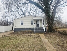 126 Madison Ave in Webster Groves, MO - Building Photo