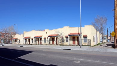 Broadway Apartments in Albuquerque, NM - Building Photo - Building Photo