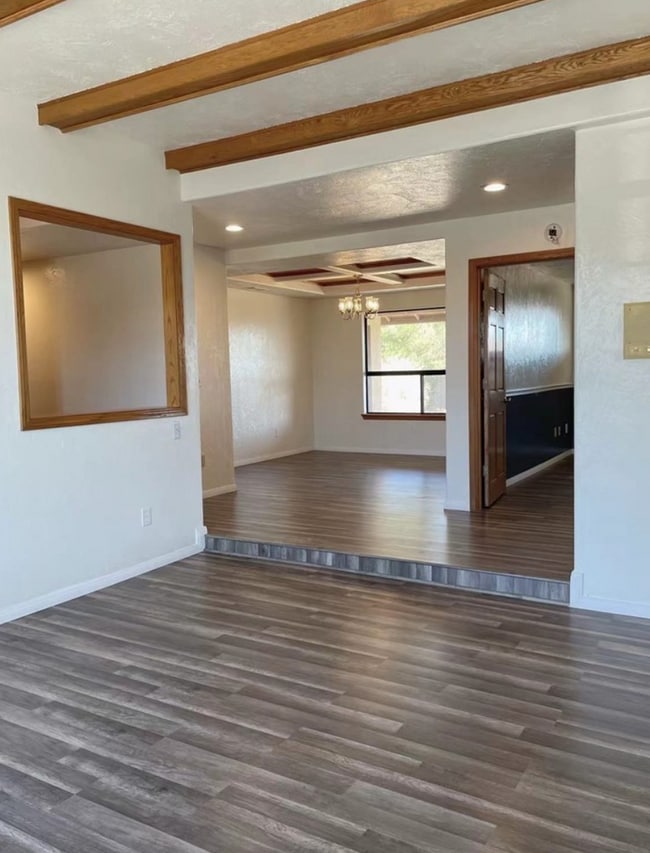 16347 Kamana Rd in Apple Valley, CA - Building Photo - Building Photo