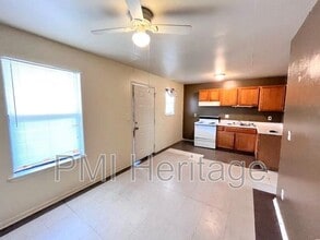 809 E Huntsville Ave in Springdale, AR - Building Photo - Building Photo