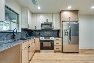 1215 Mill Valley Dr in Plano, TX - Building Photo - Building Photo
