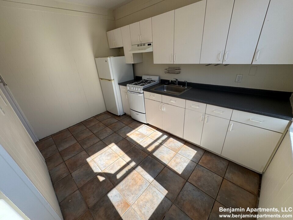 608 Cambridge St in Boston, MA - Foto de edificio