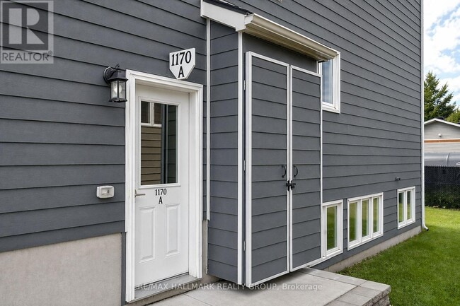 property at 1170a S Russell Rd