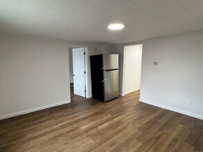 81 Springdale Ave, Unit 2 in Meriden, CT - Building Photo - Building Photo