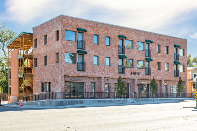 Hilltop in Englewood, CO - Foto de edificio - Building Photo