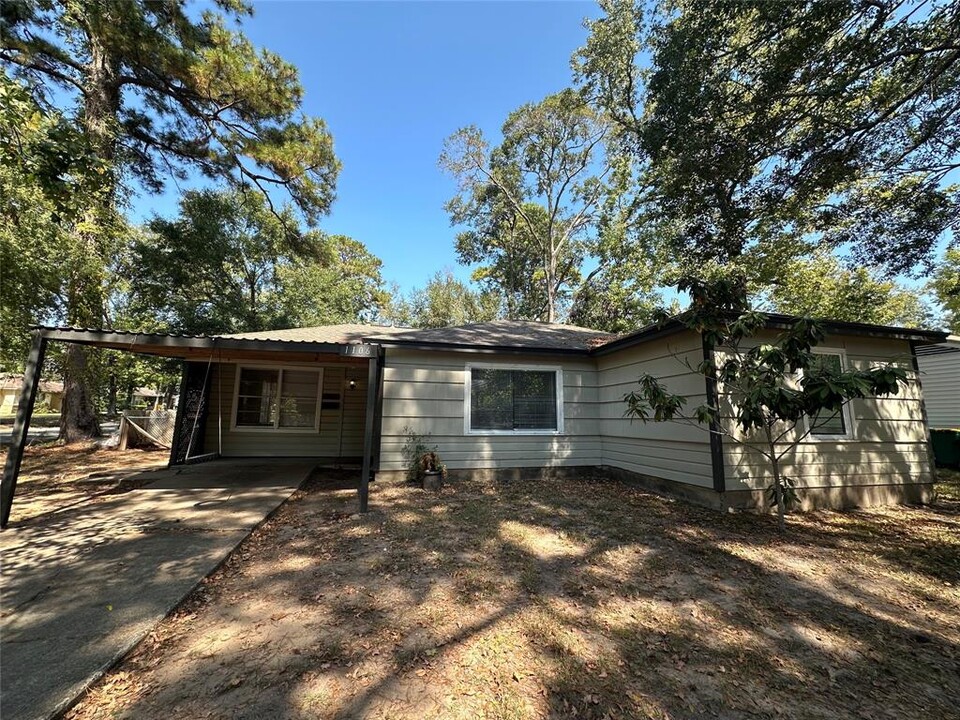 1106 Callahan Ave in Conroe, TX - Building Photo