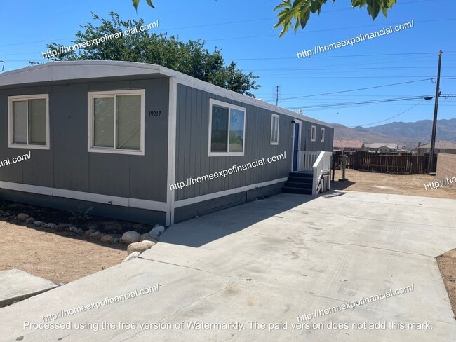 19127 Danbury Ave in Hesperia, CA - Building Photo - Building Photo