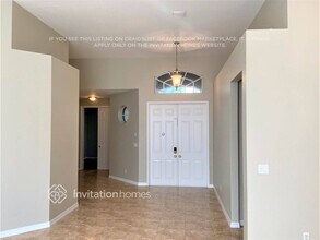 8444 S Lake Forest Dr in Davie, FL - Building Photo - Building Photo