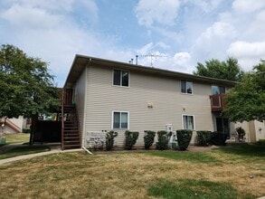 500 Westwood Ct in Crystal Lake, IL - Building Photo - Building Photo
