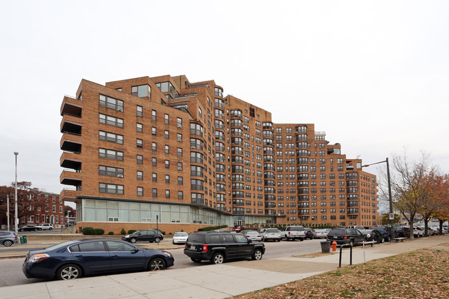 Parkway House in Philadelphia, PA - Building Photo - Building Photo