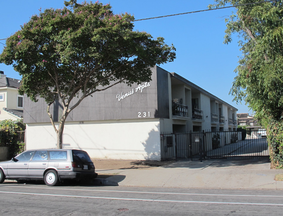 231 N Alhambra Ave in Monterey Park, CA - Building Photo