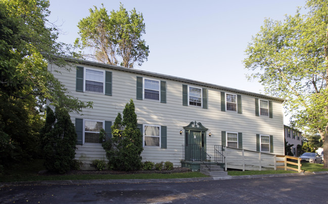 Williamsburg Village in Knoxville, TN - Building Photo - Building Photo