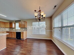 4924 Lighthouse Ct in Winston-Salem, NC - Foto de edificio - Building Photo