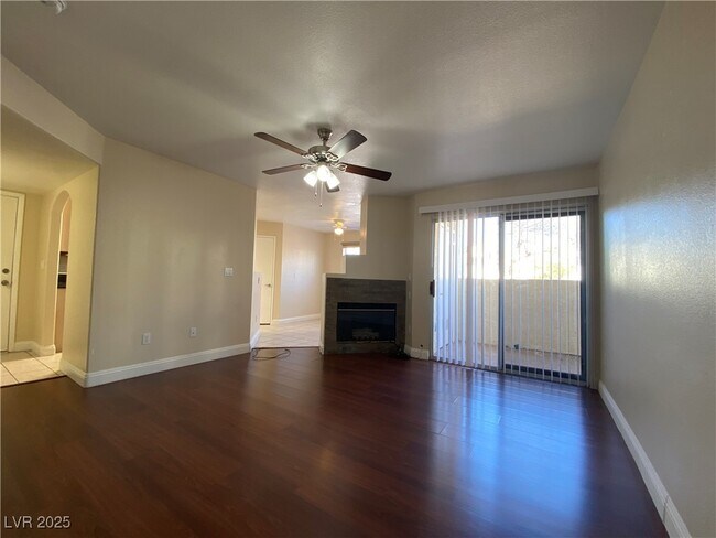 698 S Racetrack Rd in Henderson, NV - Building Photo - Building Photo