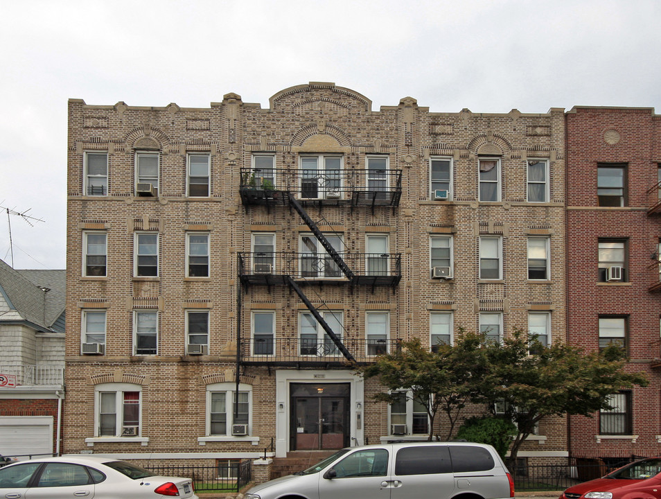 30 Bay 25th St in Brooklyn, NY - Foto de edificio