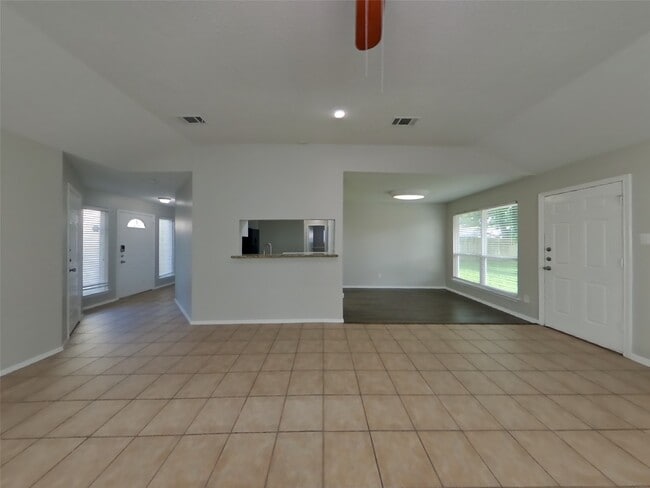 8218 Tattershall Cir in Humble, TX - Foto de edificio - Building Photo