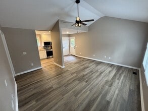 1021 Hollis Ln in White House, TN - Building Photo - Building Photo