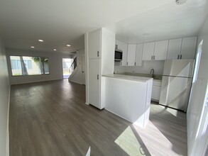 265 Newport Ave, Unit 2 in Long Beach, CA - Foto de edificio - Building Photo