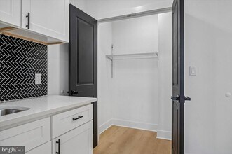 1911 W Hunting Park Ave in Philadelphia, PA - Building Photo - Building Photo